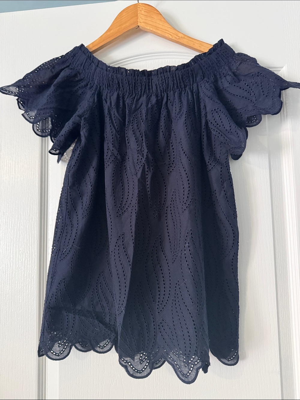 Ann Taylor Off-the-Shoulder Scalloped Eyelet Blouse Size XS Petite